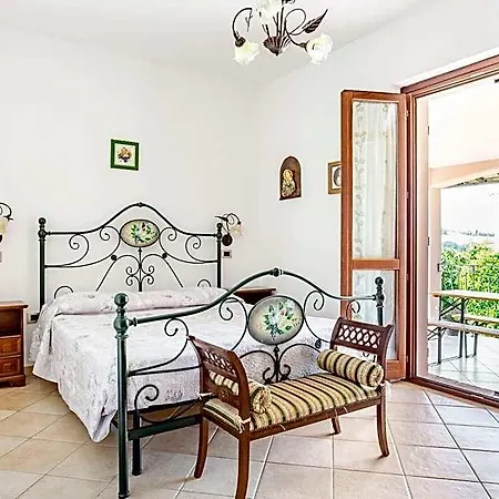 In Marche With Pool Panoramic Views Acqualagna